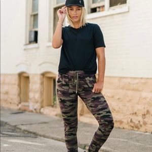 Zyia Active Purple Camo Unwind Joggers
